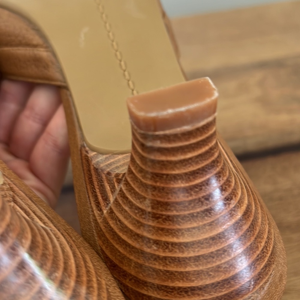 Stuart Weitzman mules in excellent condition - Picture 17 of 17